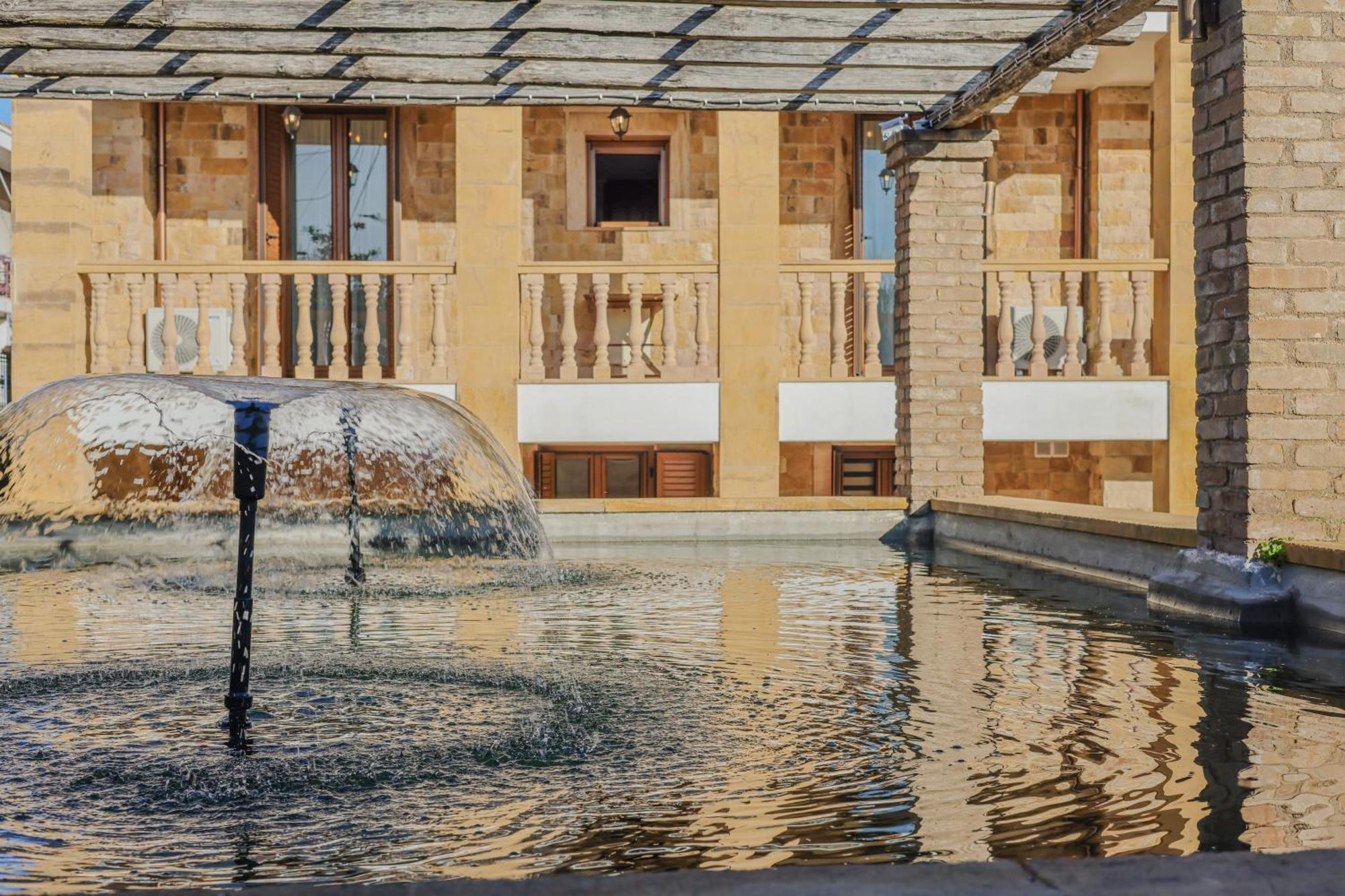Archontiko Frideriki Luxury Apartments Chio Esterno foto